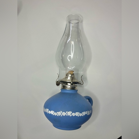 Vintage Kaadan Ltd. Oil / Kerosene Lamp cornflower blue floral pattern - Picture 1 of 8